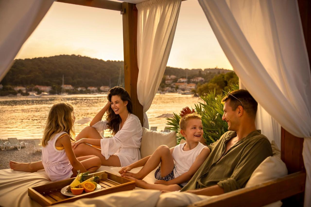 Aminess Vival Port9 Residence Korcula Town Luaran gambar